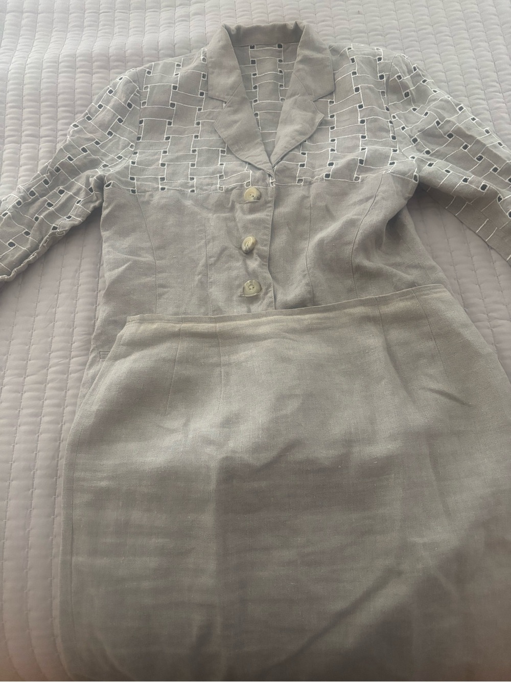 Classic Cream Linen Blend Women's jacket and skirt.